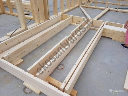Precut karkasinių namų konstrukcijos Precut karkasiniu namu konstrukcijos